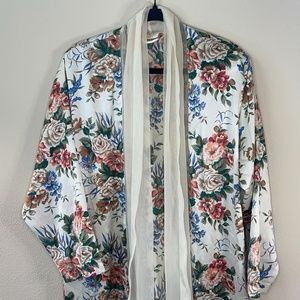 Vintage Victoria's Secret Kimono Size M Floral Sheet Lining